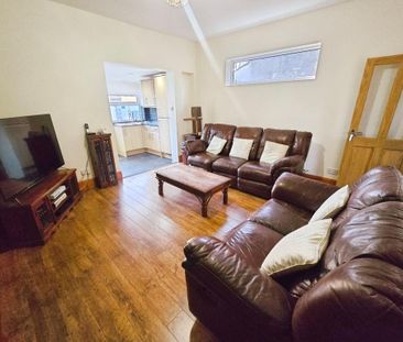 2 bedroom end of terrace house to rent - Photo 1
