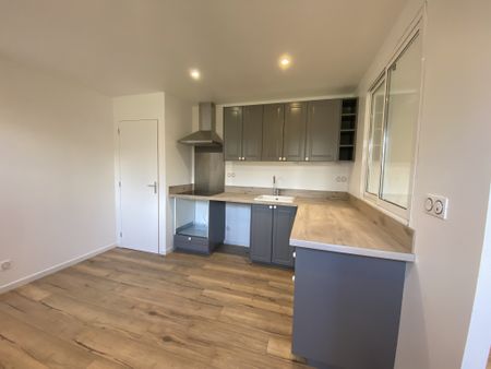 JOLI APPARTEMENT T2 ENTIEREMENT RÉNOVÉ AVEC TERASSE BÉTONNÉE - Photo 3