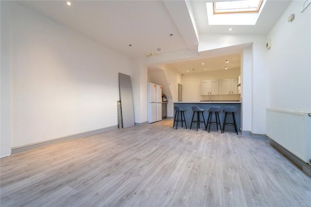 6 bedroom house to rent - Photo 1