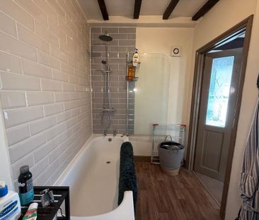 2 bedroom terraced house to rent - Photo 2