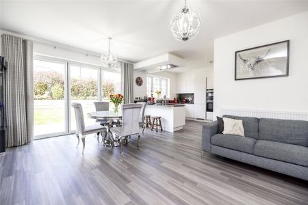 5 bedroom detached house to rent - Photo 5