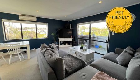 Beautiful pet friendly home available and optional chickens! - Photo 4