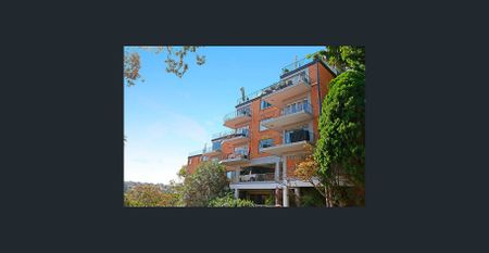 Security one bedroom with courtyard - Photo 5