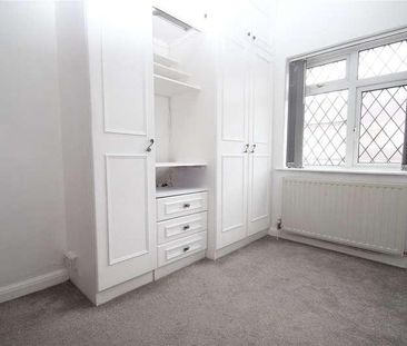 Aintree Grove, Upminster, Essex, RM14 - Photo 4