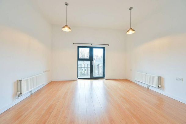 4 bedroom terraced house to rent - Photo 1