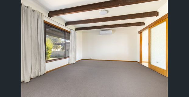 Updated & affordable - perfect home! - Photo 1