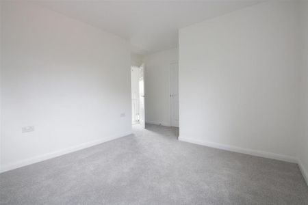 3 bedroom detached house to rent - Photo 5