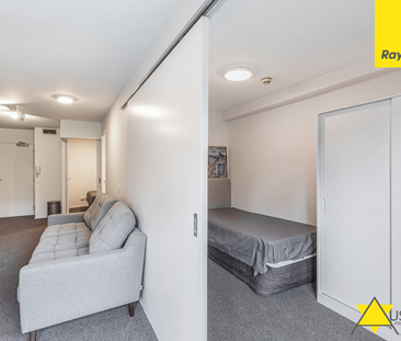 Stunning 2 Bedroom in City - Photo 5