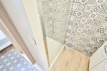 JEAN JAURES C Roommate 5 Bedrooms at Reims - Photo 4