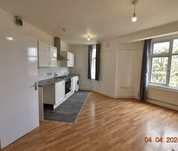 1 Bed Flat, Crawley Green Road, LU2 - Photo 1