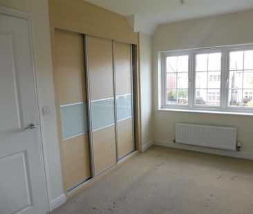 3 bedroom semi-detached house to rent - Photo 4