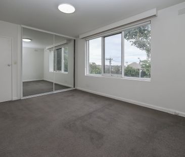 Spacious two bedroom apartment. - Photo 4