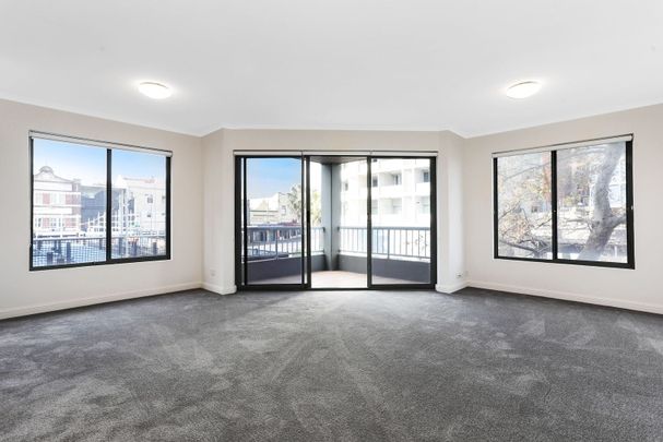 INNER CITY LIVING! - Photo 1