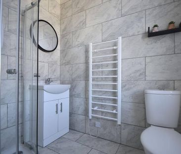 3 bedroom flat to rent - Photo 5
