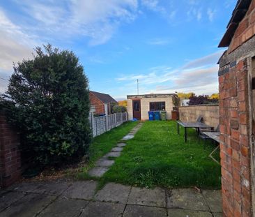 3 bedroom terraced house to rent - Photo 5