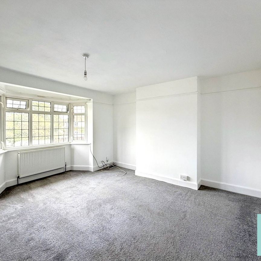 Broomfield Avenue, Worthing - Photo 1