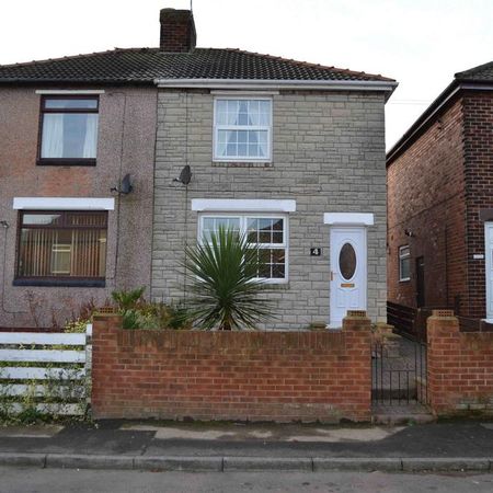 2 bedroom semi-detached house to rent - Photo 4
