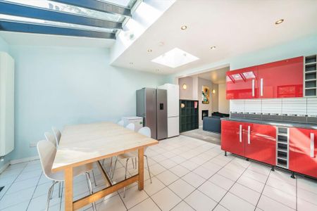 6 bedroom terraced house to rent - Photo 5