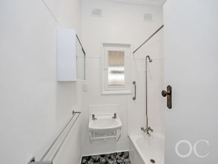 Open the Door to Comfort and Convenience on Dunorlan - Photo 2