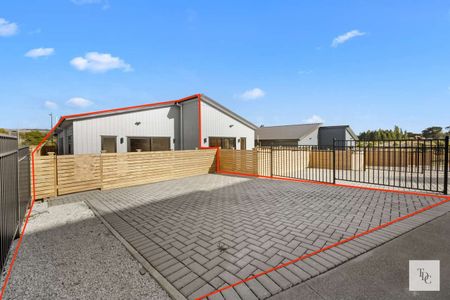 Brand New 3 Bed Town House at Drury. - Photo 5