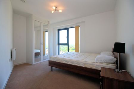 Guildford Road, Woking, Surrey, GU22 7RN - Photo 4