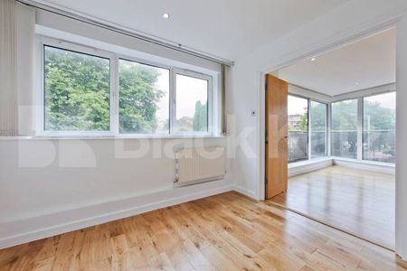 Stylish & contemporary & superbly located - Photo 2
