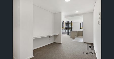 Modern Open-Plan Living with Large Terrace and Storage - Photo 2