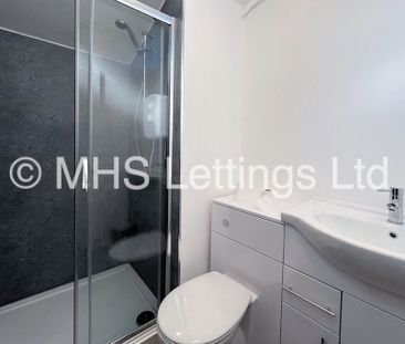 4 Bedroom Mid Terraced House for rent in Holborn Street - Photo 2