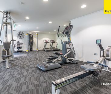 Two Bed and One Bathroom with a view - Photo 4