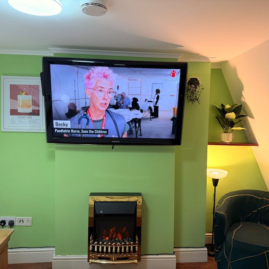 Room in a Shared Flat, Dean Street, W1D - Photo 1