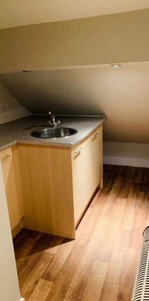 Studio to rent - Photo 1