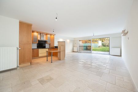 GELIJKVLOERS APP MET GARAGE - Photo 3