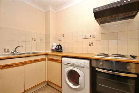 Romana Court, Sidney Road, Staines-upon-Thames, Surrey, TW18 4QJ - Photo 4