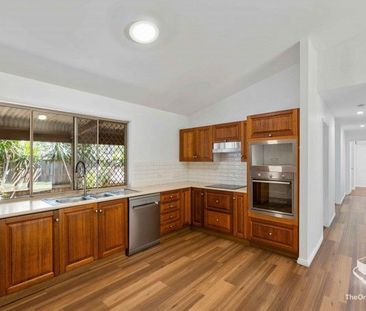 Sweet Home in Heart of Robina - Photo 6