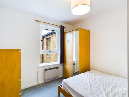 2 bedroom flat to rent - Photo 3