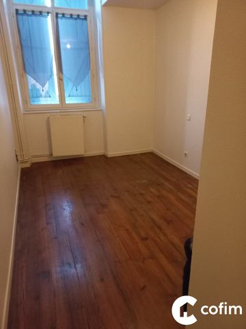 Location Appartement 3 pièces 72m² OLORON STE MARIE 64400 - Photo 2