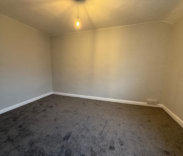 2 bedroom end of terrace house to rent - Photo 1