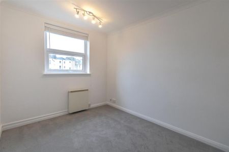 3 bedroom apartment to rent - Photo 3