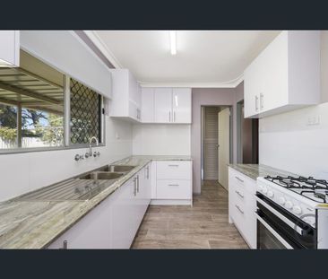9 Isandra Close, Pinjarra, WA 6208 - Photo 4