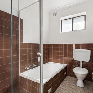 Sophisticated and Stylish Two Bedroom Apartment with Parking - Photo 3