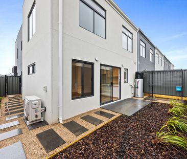 Contemporary Living in Mickleham - Photo 4