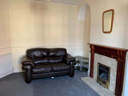 4 bedroom terraced house to rent - Photo 3