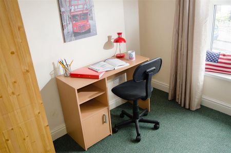 3 bedroom private hall to rent - Photo 3