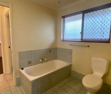 Tropical Retreat Centrally Located - Photo 5