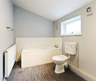 2 bedroom end of terrace house to rent - Photo 3