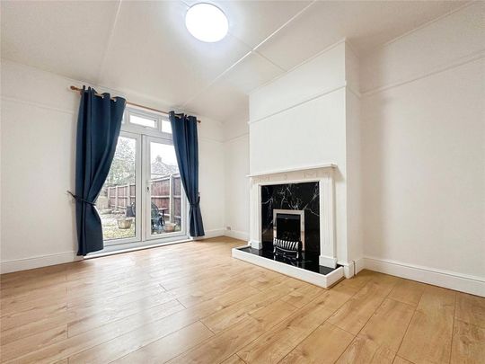 3 bedroom semi-detached house to rent - Photo 1