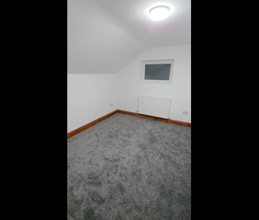 3 Bed Maisonette, London, E13 - Photo 3