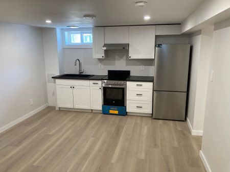 For Lease - 89 College Street, Belleville, Ontario - Photo 3