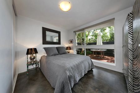 Super Stylish! - Photo 3