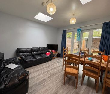 6 bedroom semi-detached house to rent - Photo 1